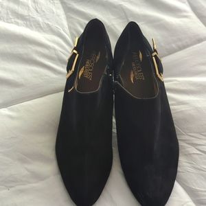 Aerosols Black Nubuck boooties